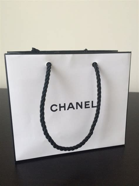 chanel shopping bag paper